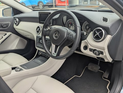 Mercedes-Benz A Class A200 Executive Amg Line White #14