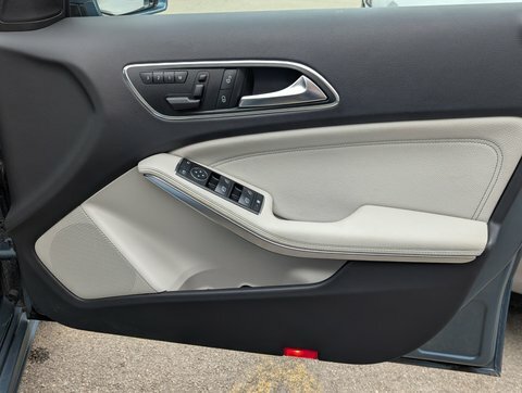 Mercedes-Benz A Class A200 Executive Amg Line White #27