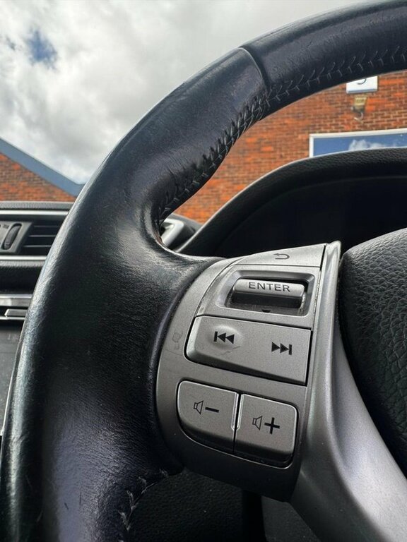 Nissan Qashqai 1.2L Tekna Black #15