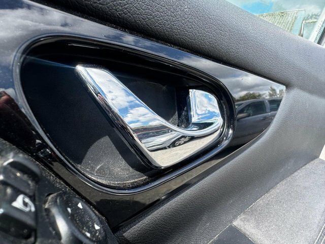 Nissan Qashqai 1.2L Tekna Black #36