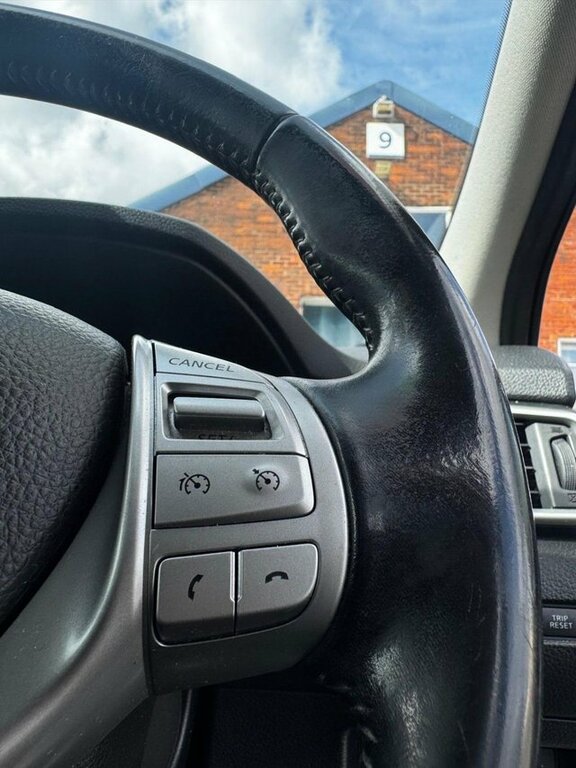 Nissan Qashqai 1.2L Tekna Black #17