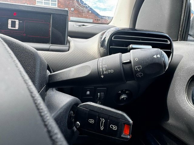 Citroen C4 Cactus Bluehdi Ripcurl Red #17
