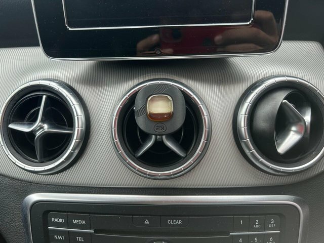 Mercedes-Benz CLA Class Cla200 Cdi Sport Silver #24