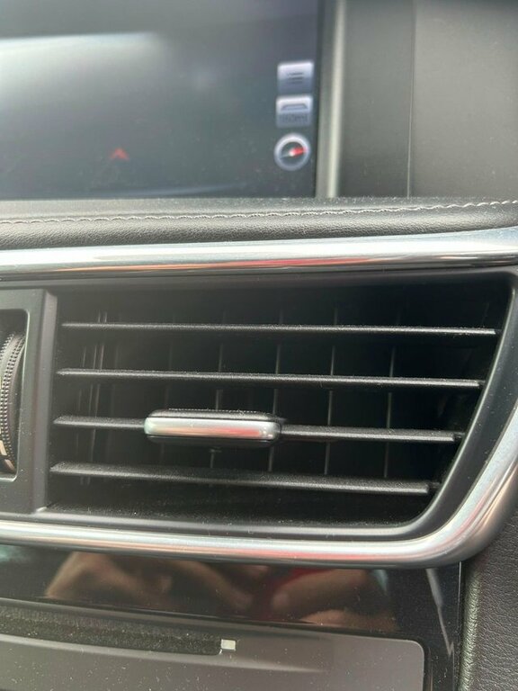 Infiniti Q30 D Premium Brown #38