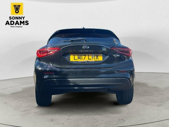 Infiniti Q30 D Premium Brown #4