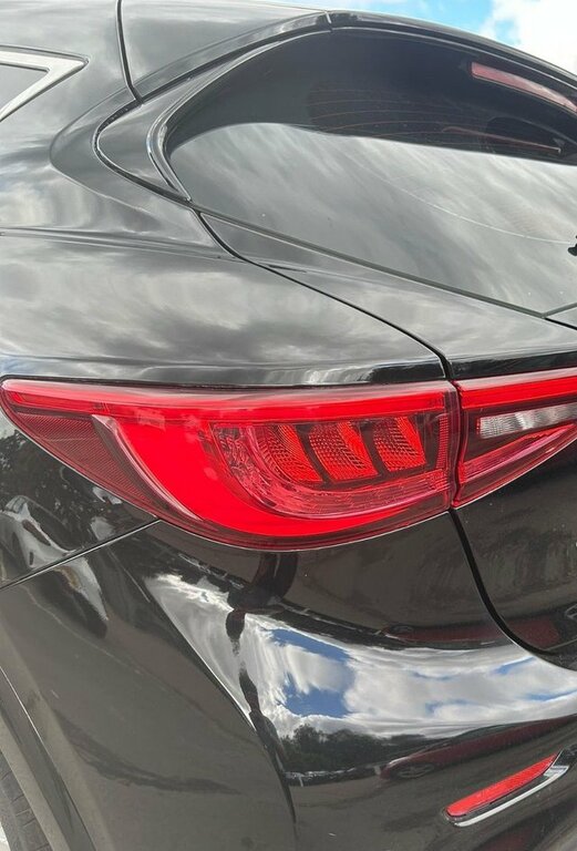 Infiniti Q30 D Premium Brown #42