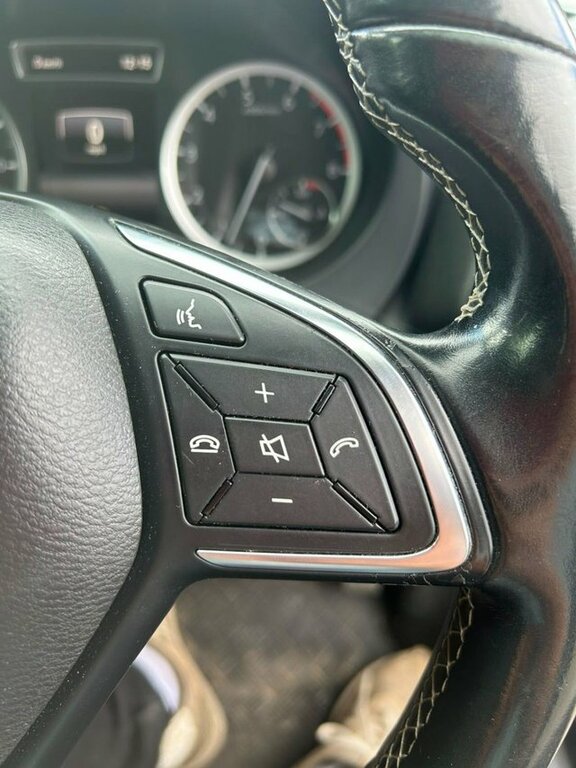 Infiniti Q30 D Premium Brown #16