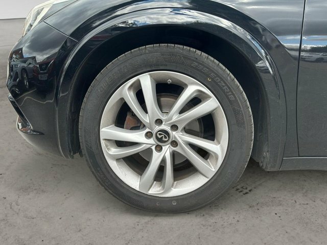 Infiniti Q30 D Premium Brown #8
