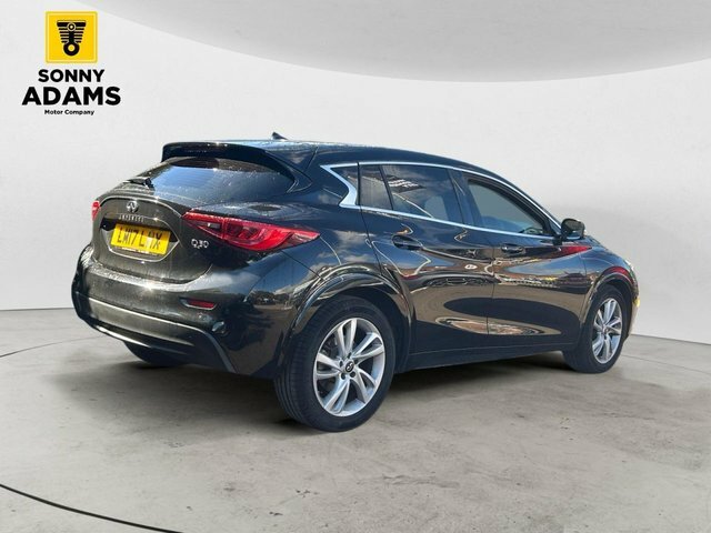 Infiniti Q30 D Premium Brown #3