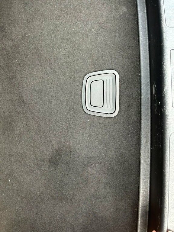 Infiniti Q30 D Premium Brown #39