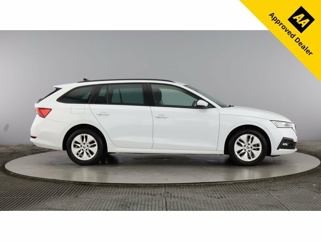 Skoda Octavia 1L Se Technology White #4