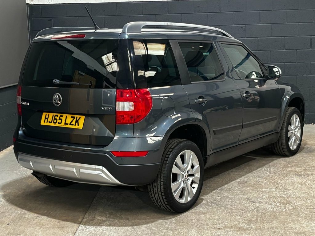 Skoda Yeti Hatchback Elegance White #7