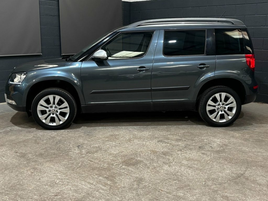 Skoda Yeti Hatchback Elegance White #13