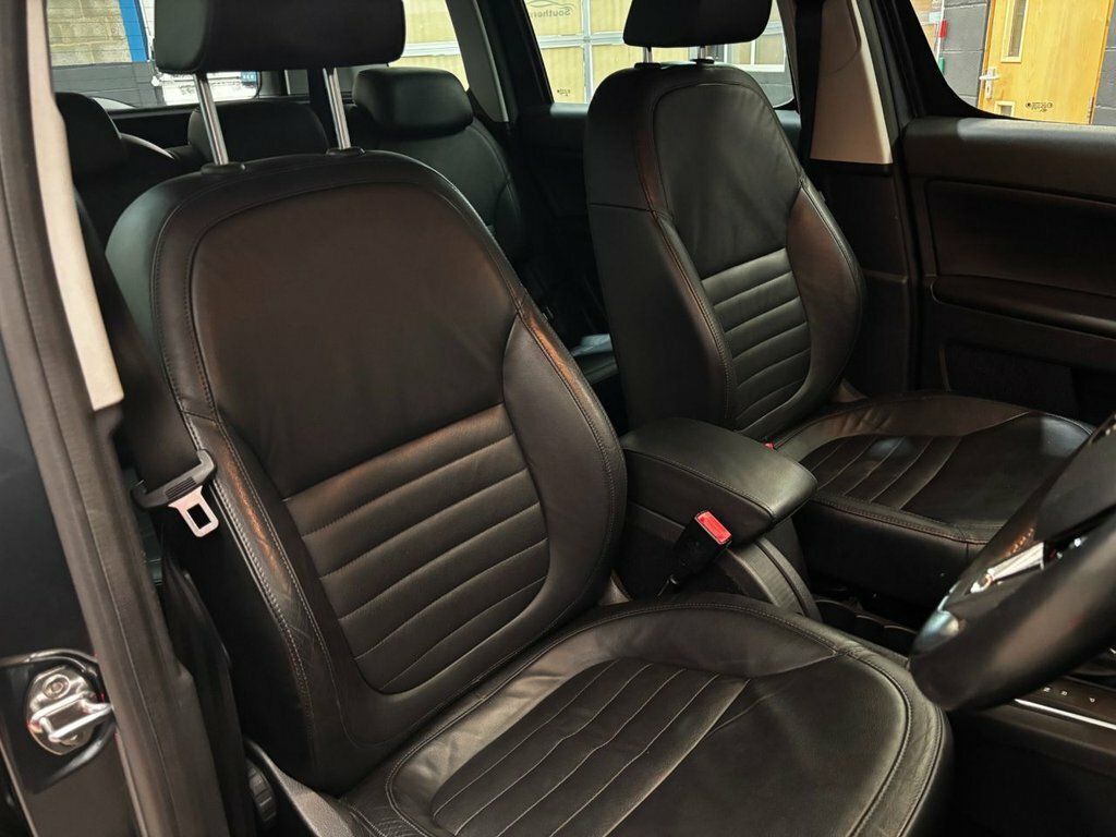 Skoda Yeti Hatchback Elegance White #19