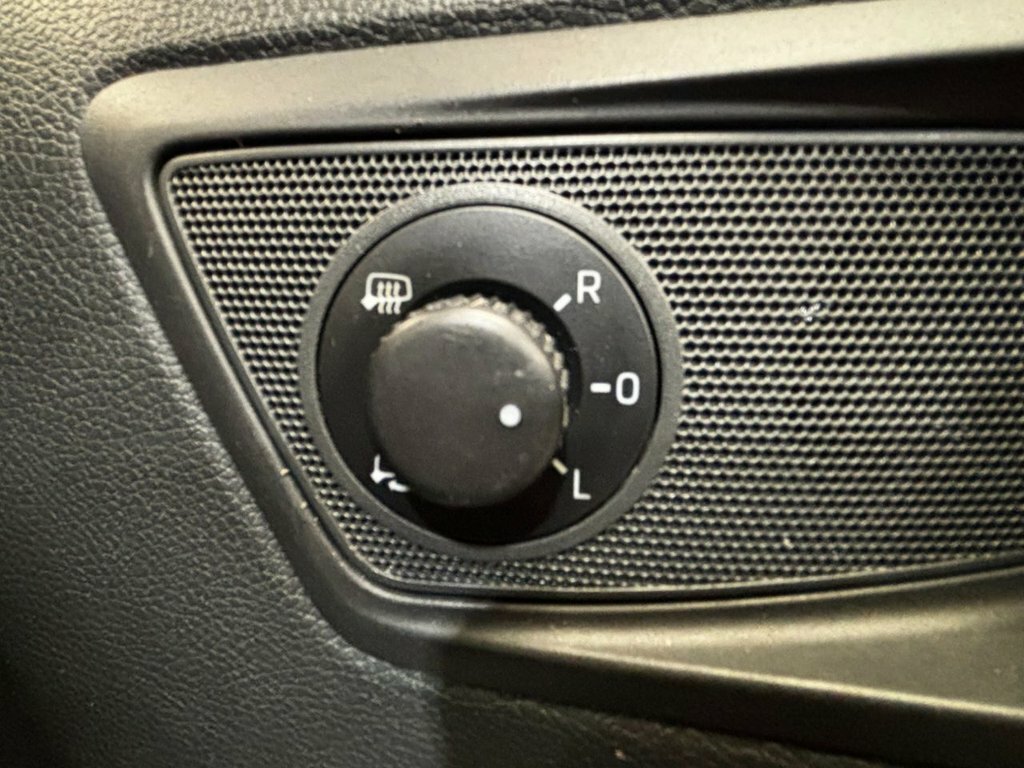 Skoda Yeti Hatchback Elegance White #37
