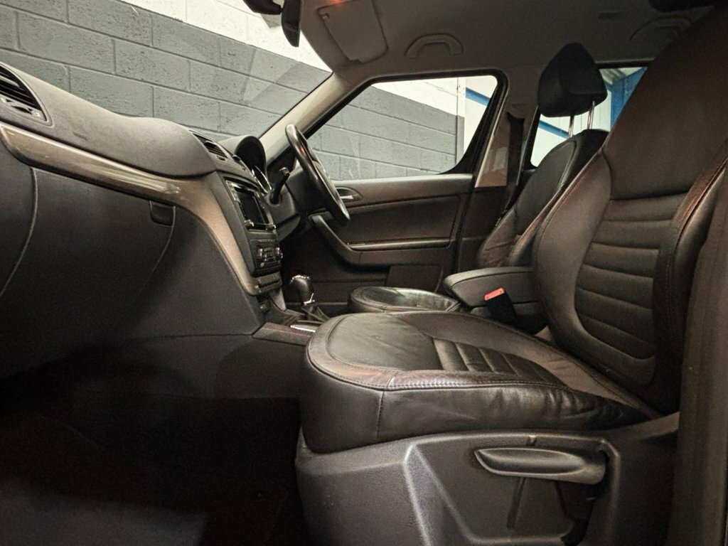 Skoda Yeti Hatchback Elegance White #21