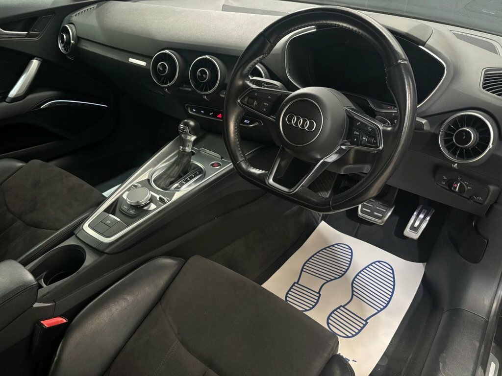 Audi TT 2L Sport Black #2