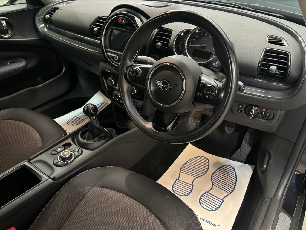 Mini Clubman Cooper Classic White #25