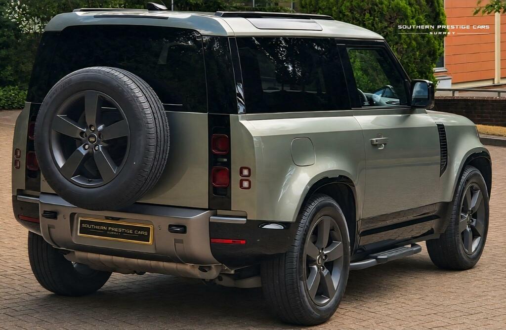 Land Rover Defender 90 X-dynamic Hse Green #3