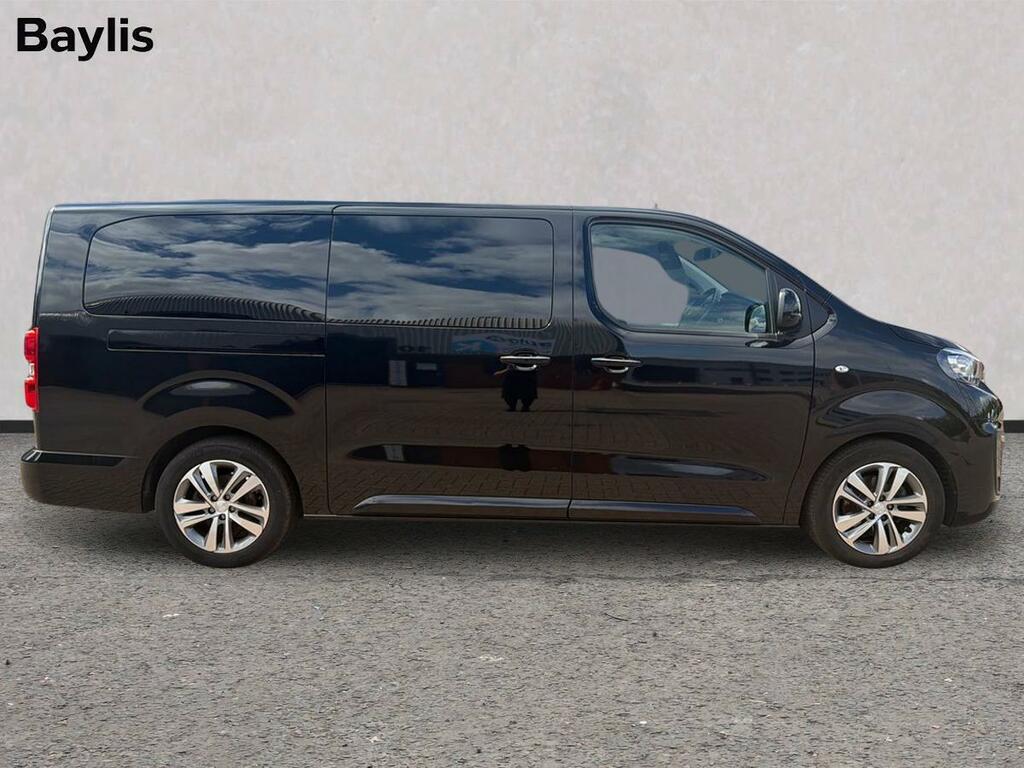 Peugeot e-Traveller 100Kw Business Vip Long 8 Seat 50Kwh Black #4