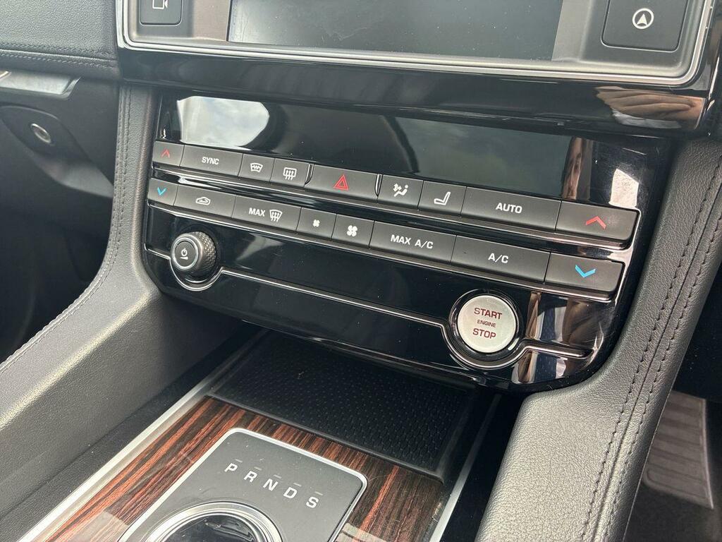 Jaguar F-Pace 2.0 R-sport 178 Bhp Blue #15