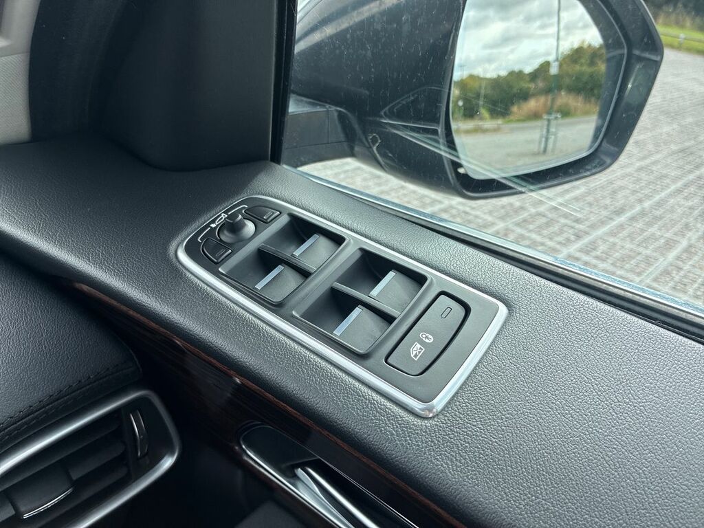 Jaguar F-Pace 2.0 R-sport 178 Bhp Blue #16