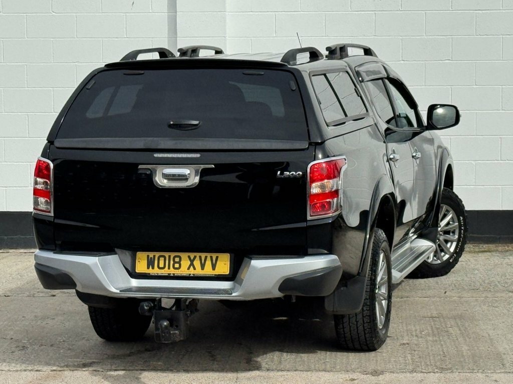 Mitsubishi L200 Di-d Dc Warrior White #26