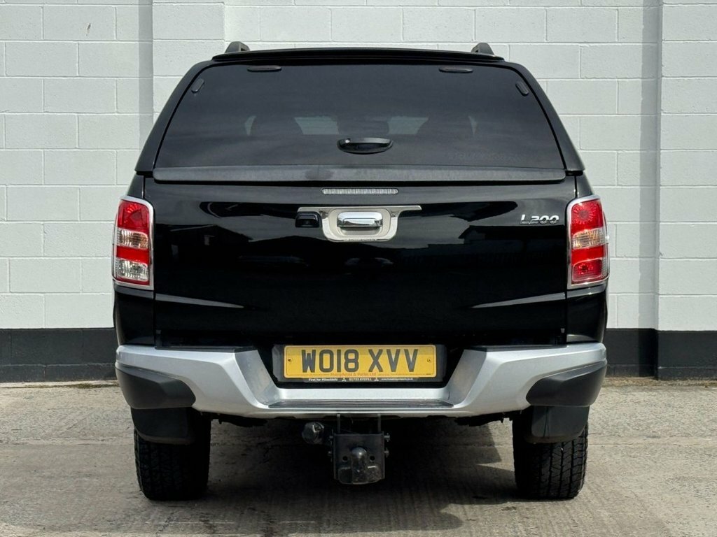 Mitsubishi L200 Di-d Dc Warrior White #24