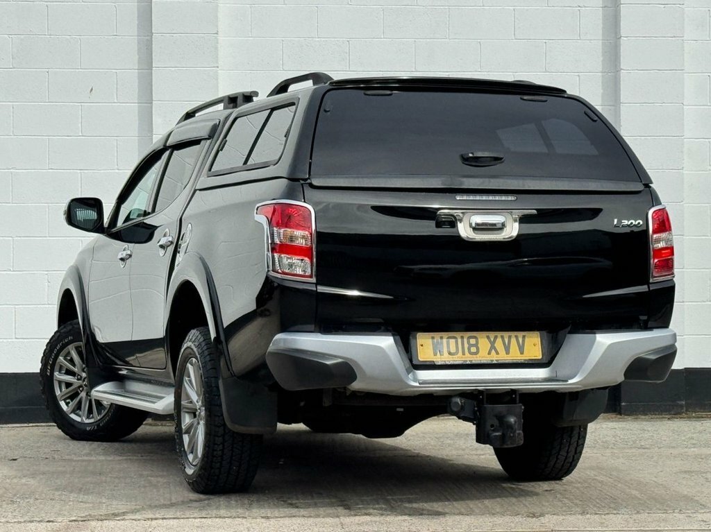 Mitsubishi L200 2.4L Dc Barbarian Black #4