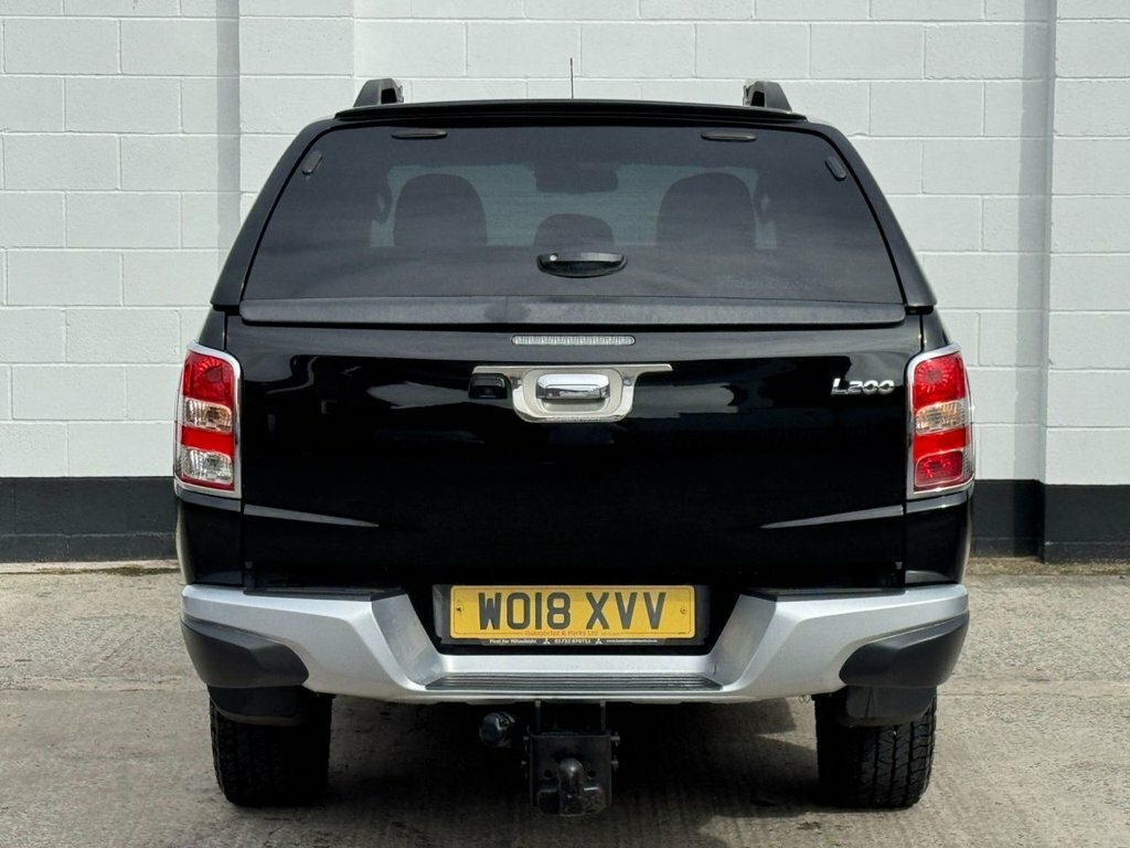 Mitsubishi L200 Di-d Dc Warrior White #31