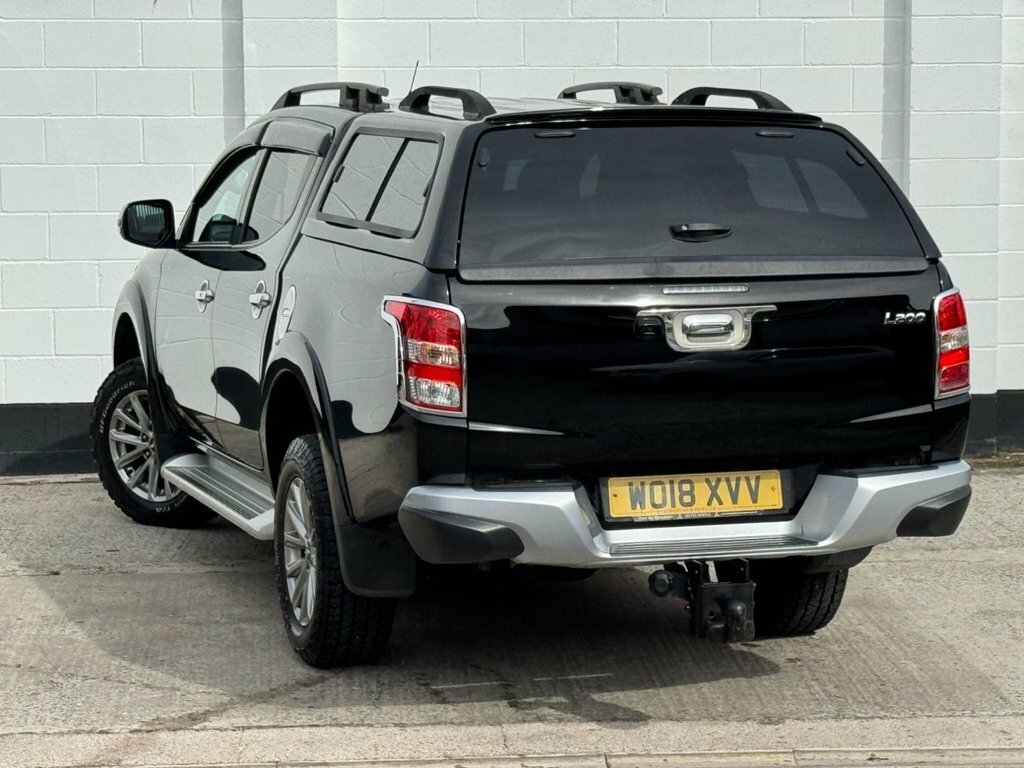Mitsubishi L200 Di-d Dc Warrior White #17