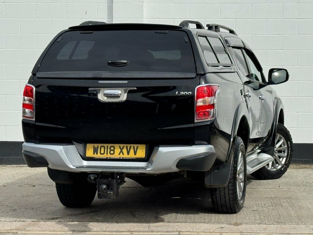Mitsubishi L200 Di-d Dc Warrior White #7