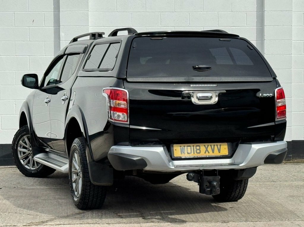 Mitsubishi L200 Di-d Dc Warrior White #15