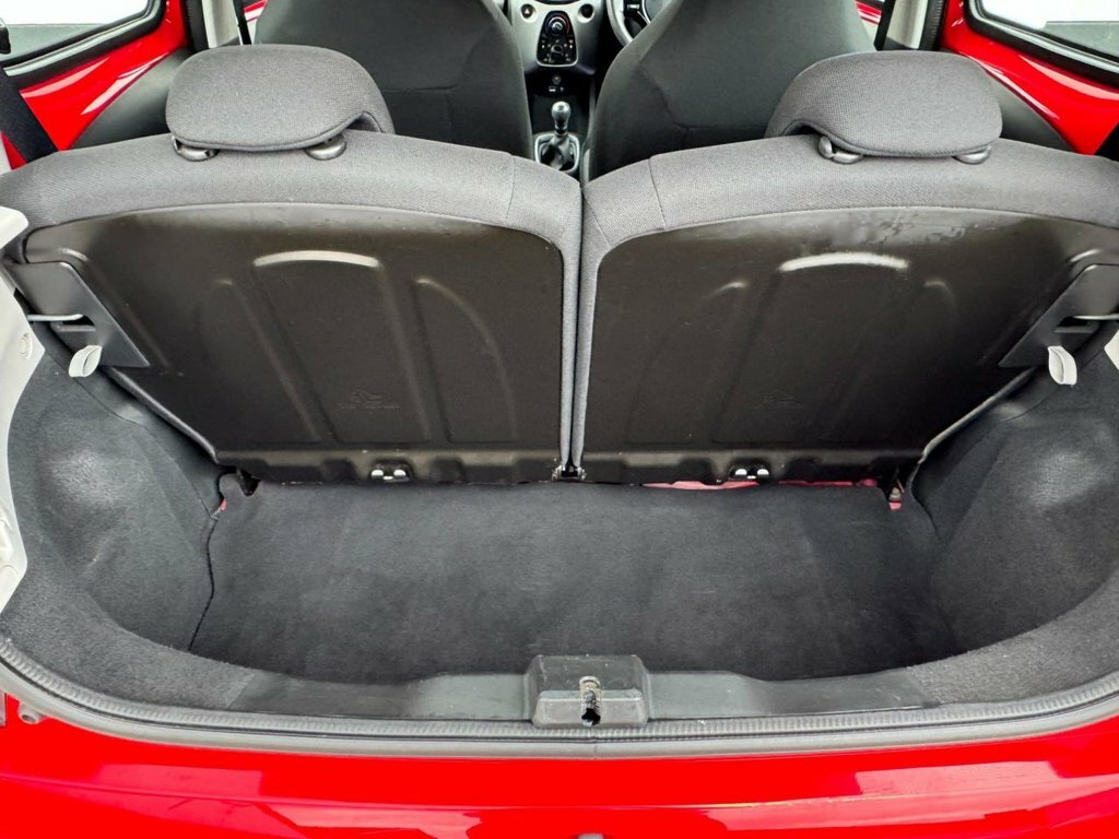 Peugeot 108 Active Red #37