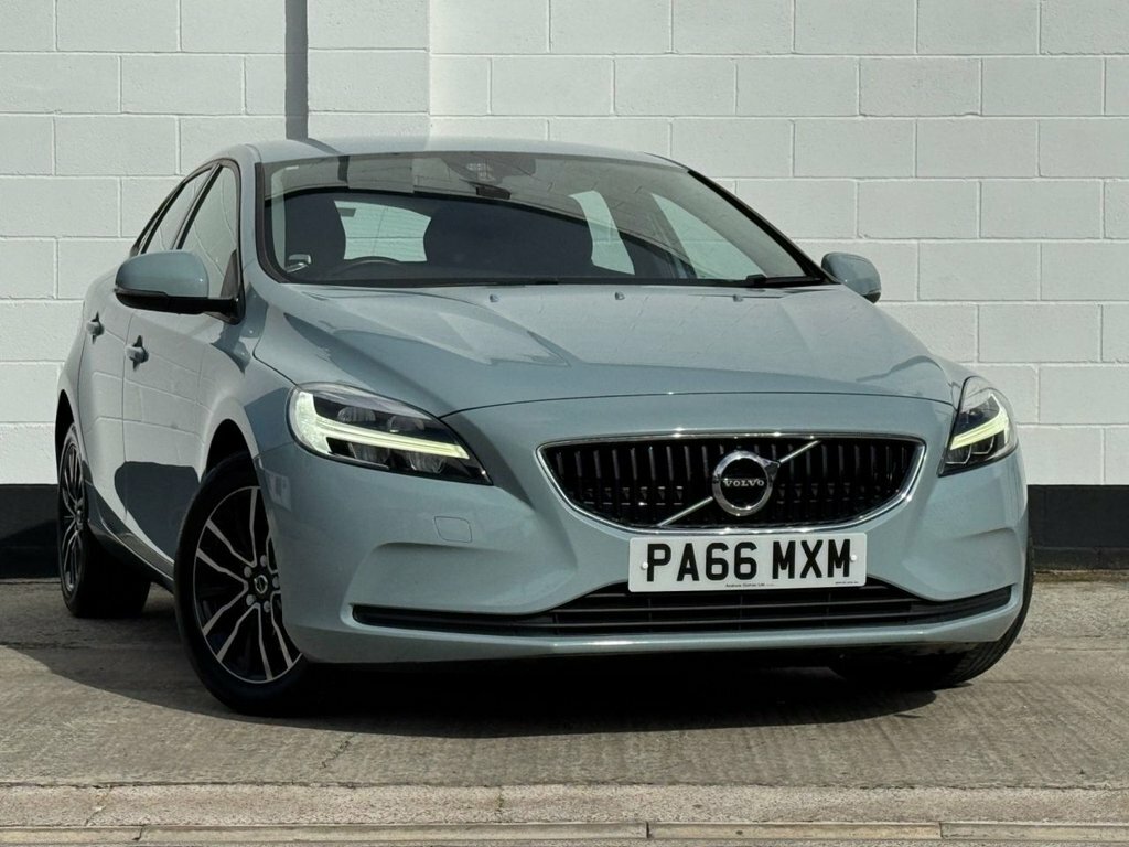 Volvo V40 2L Momentum Blue