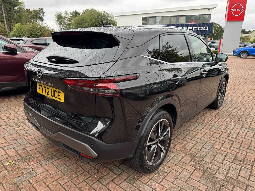 Nissan Qashqai 1.3 Dig-t Mh 158 Tekna Xtronic Black #3