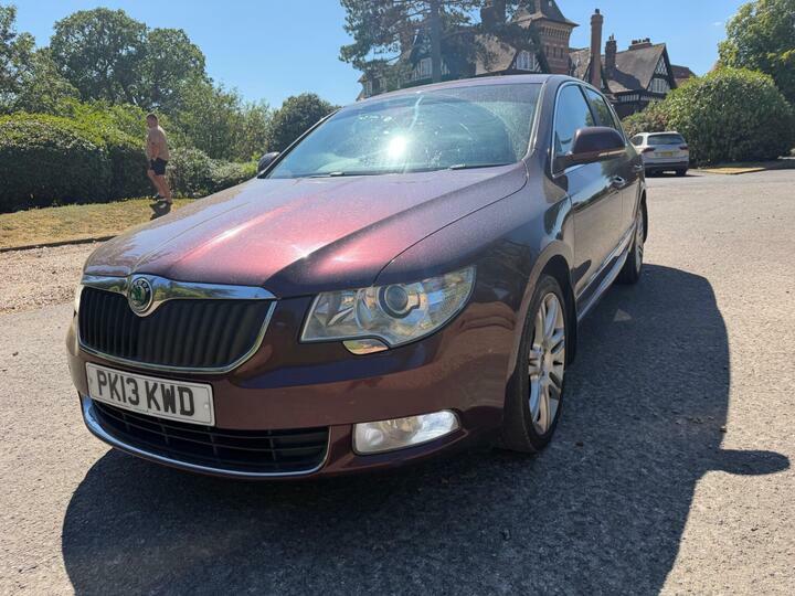 Skoda Superb 2.0 Tdi Elegance Euro 5 Red #5