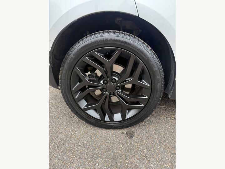 Land Rover Range Rover Velar R-dynamic Black #23