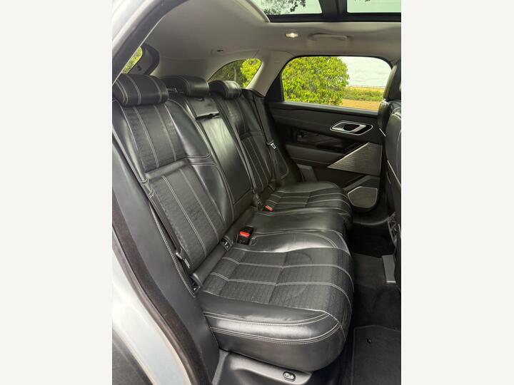 Land Rover Range Rover Velar R-dynamic Black #36