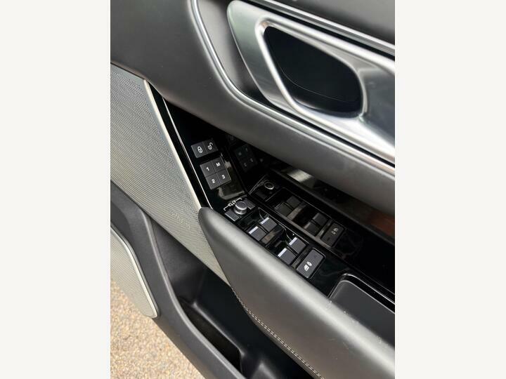 Land Rover Range Rover Velar R-dynamic Black #38