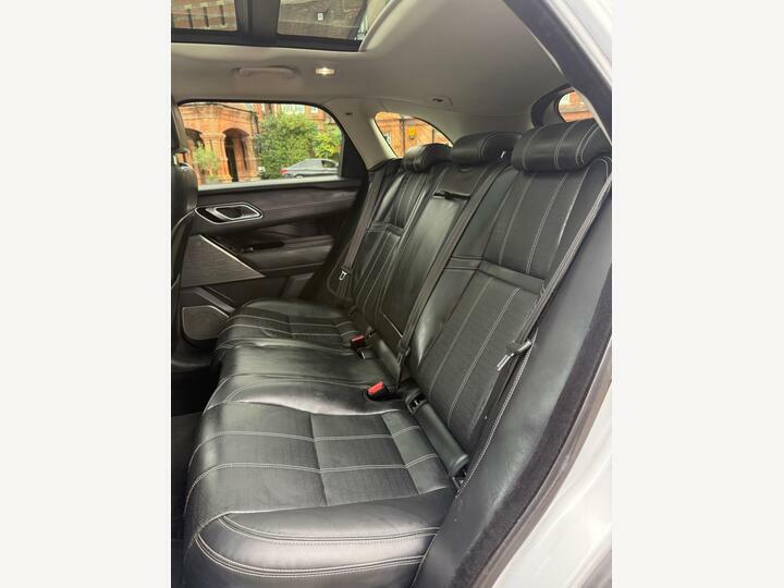 Land Rover Range Rover Velar R-dynamic Black #47