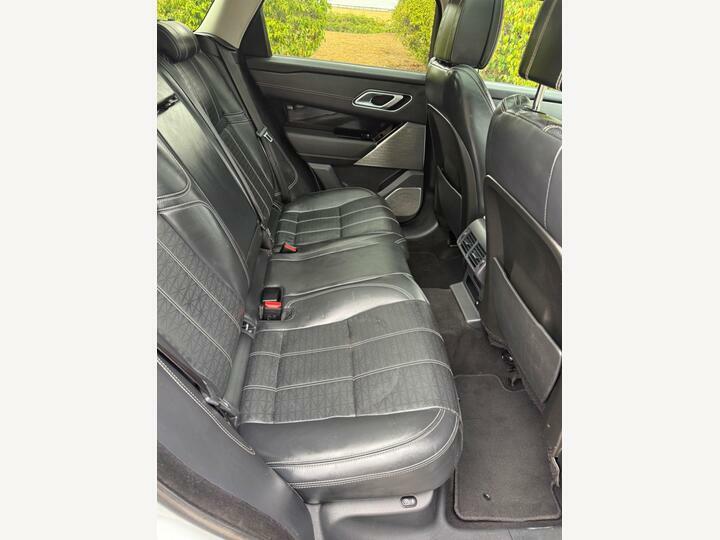 Land Rover Range Rover Velar R-dynamic Black #40