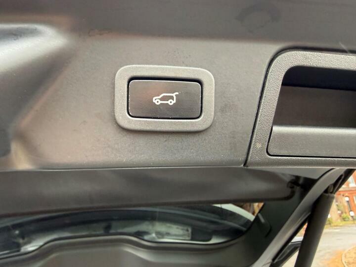 Land Rover Range Rover Velar R-dynamic Se White #36