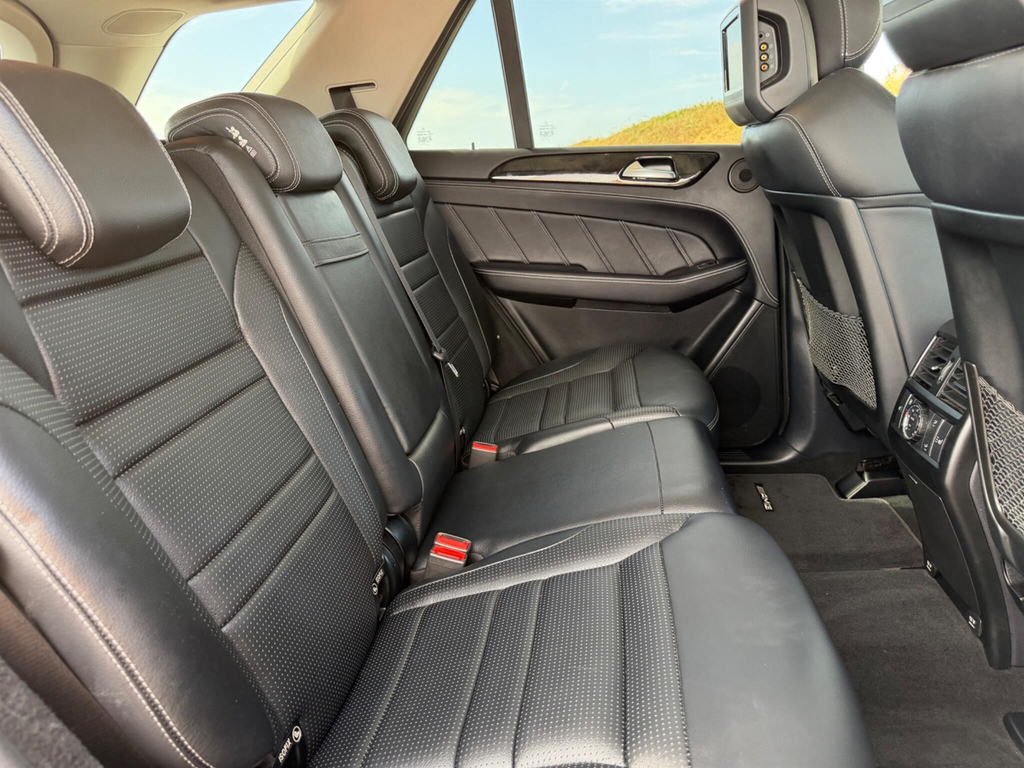 Mercedes-Benz M Class Suv Black #40
