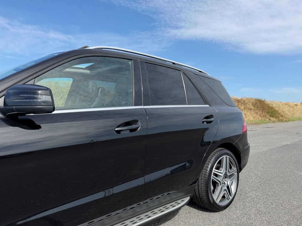 Mercedes-Benz M Class Suv Black #26