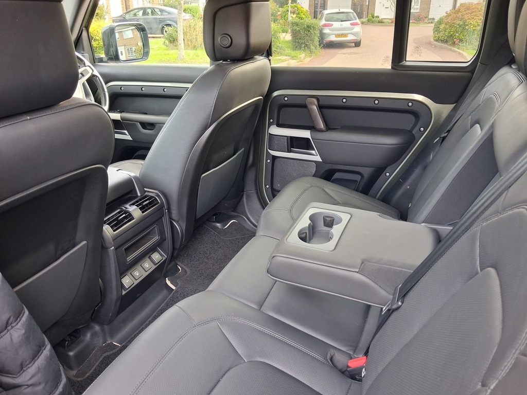 Land Rover Defender 110 2.0 P400e X-dynamic Se 110 Green #15