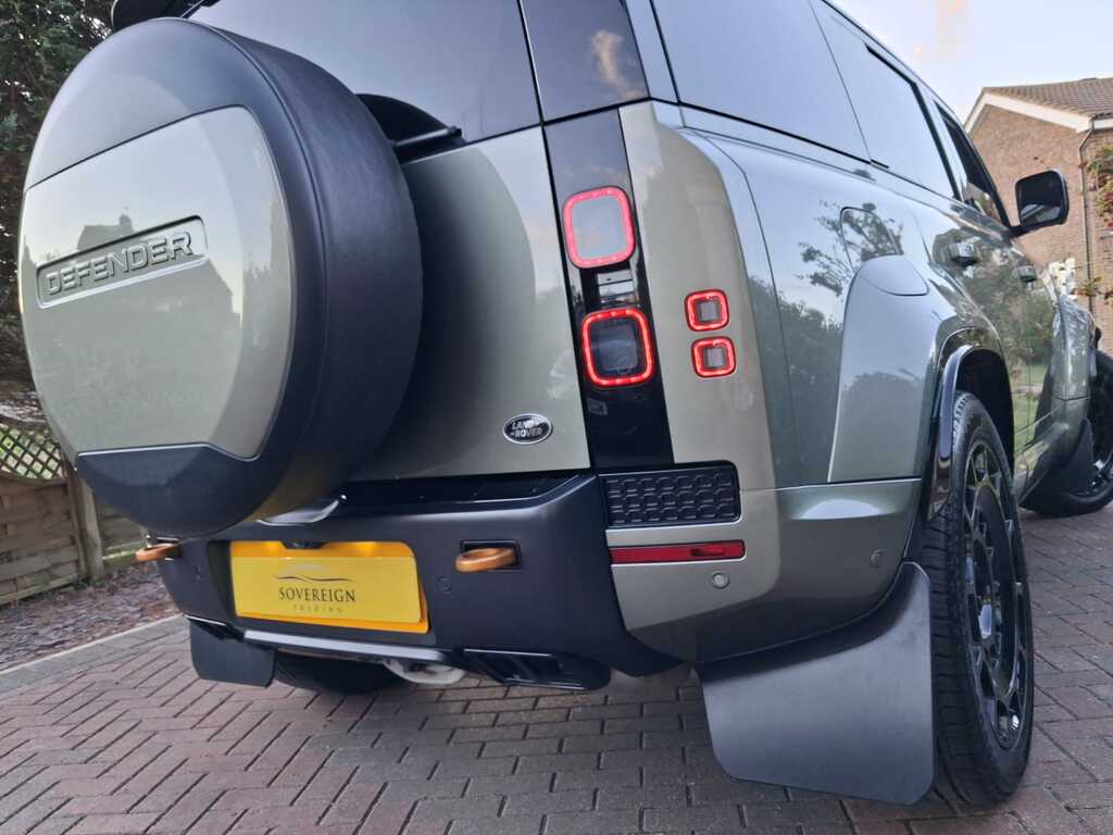 Land Rover Defender 110 2.0 P400e X-dynamic Se 110 Green #29