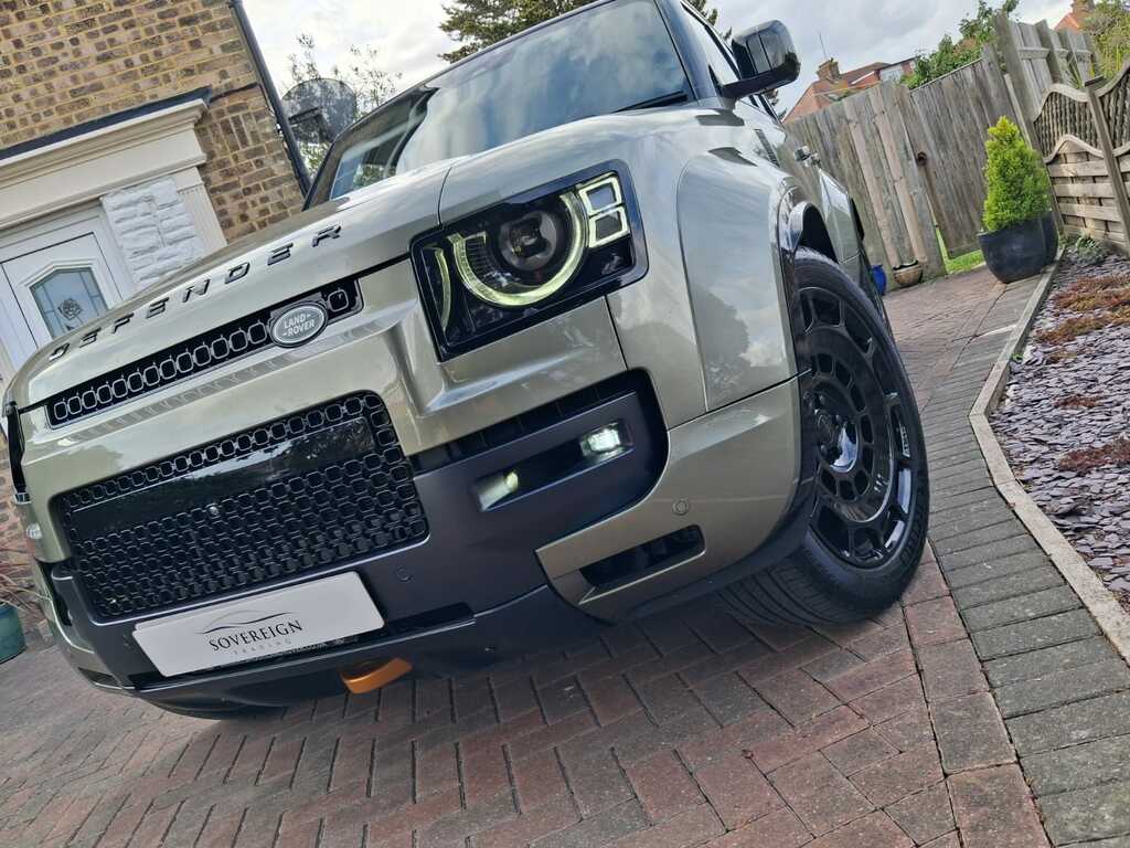 Land Rover Defender 110 2.0 P400e X-dynamic Se 110 Green #9