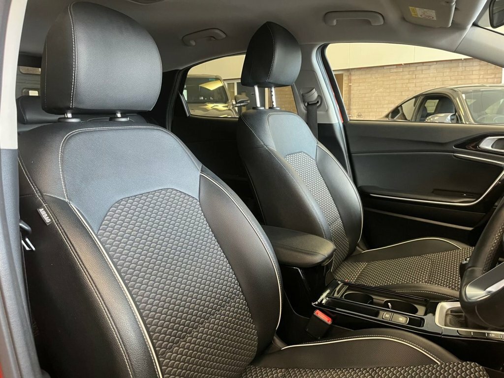 Kia Xceed 1L Connect Orange #3