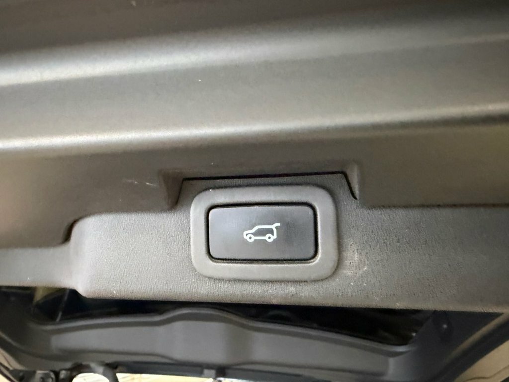 Land Rover Discovery R-dynamic S Grey #25